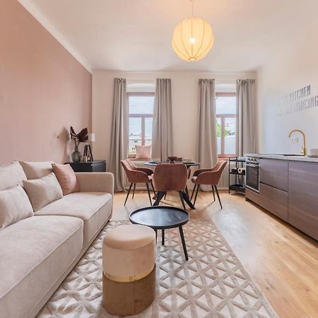 City Lounge Appartement Am Hauptbahnhof 장크트푈텐 외부 사진