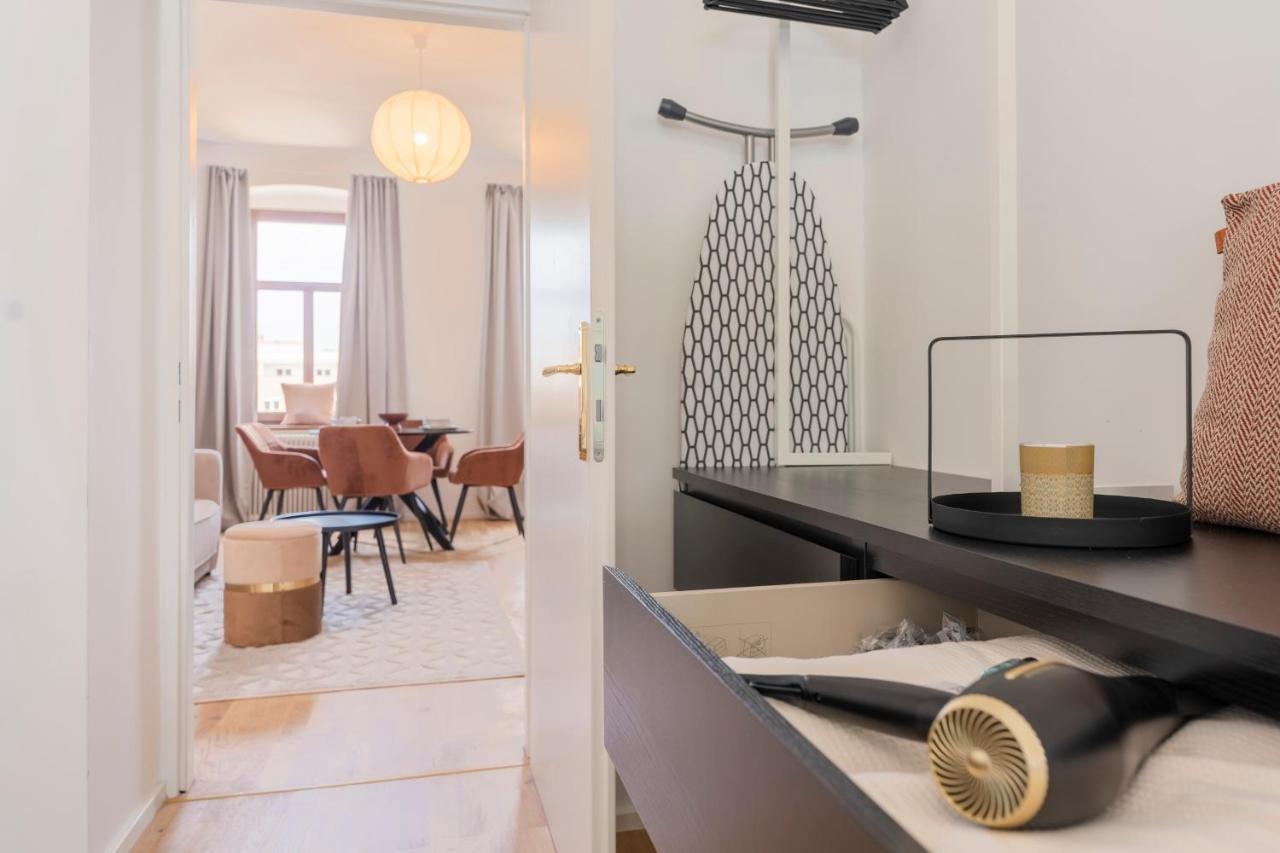 City Lounge Appartement Am Hauptbahnhof 장크트푈텐 외부 사진