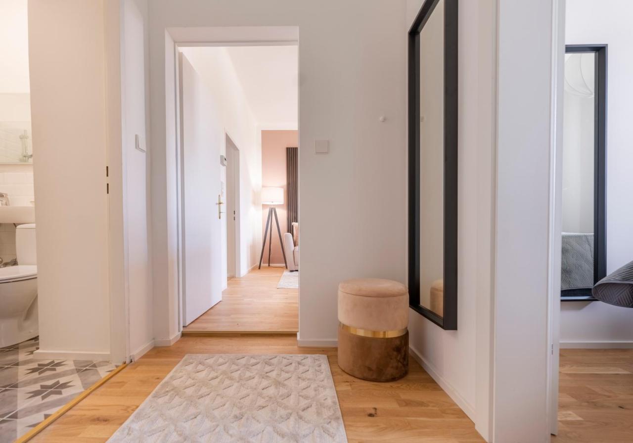 City Lounge Appartement Am Hauptbahnhof 장크트푈텐 외부 사진