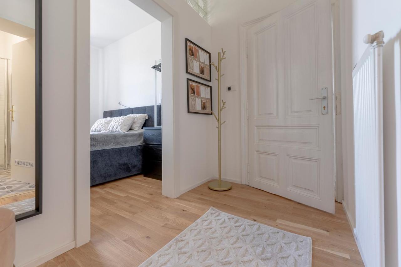 City Lounge Appartement Am Hauptbahnhof 장크트푈텐 외부 사진